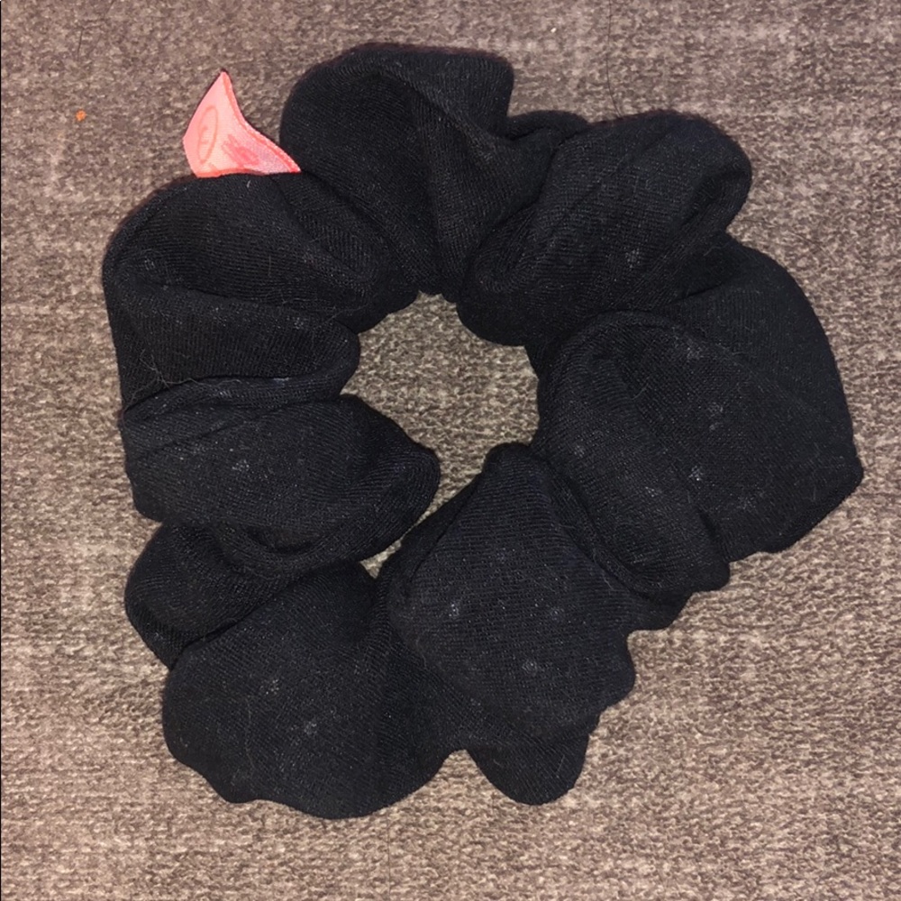 Dew Edit “comet” Scrunchie